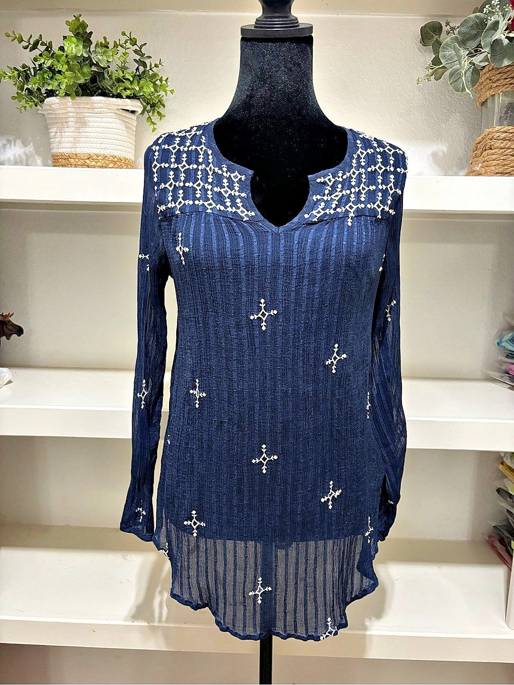 Lucky Brand Embroidered Tunic in Blue & White Size Small